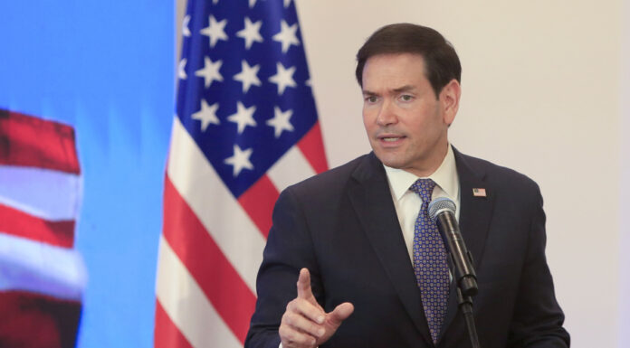 Marco Rubio llama a "una colaboración discreta con la CIA" para generar cambio en Cuba El secretario de Estado de EE.UU., Marco Rubio,