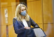 Elizabeth-Holmes