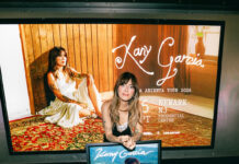 Kany García recibe disco de platino por “A la Niña que Fui” durante su gira por EE.UU. Kanny Garcia