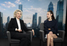Las actrices Margarita Rosa de Francisco (i) y Macarena Achaga