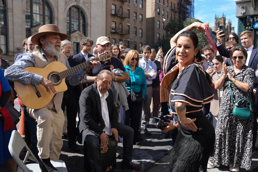 Nueva York renombra la calle 14 como 'Little Spain' en homenaje a la comunidad hispana