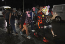 Caravana con más de 600 migrantes retoma camino desde el sur de México a EE.UU. entre lluvia Caravana