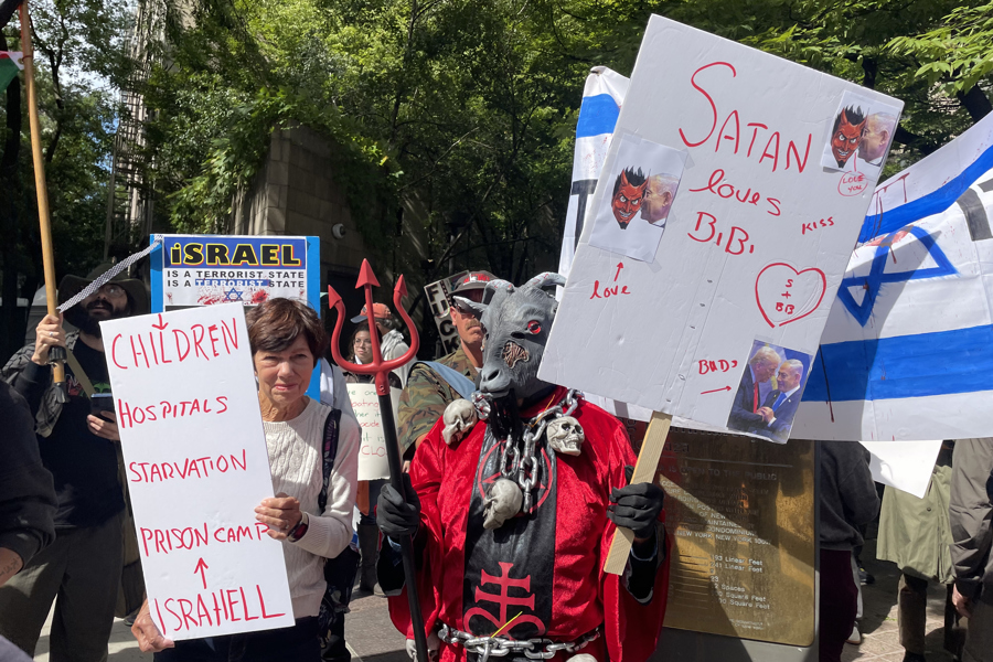 Protestan en Nueva York contra Netanyahu en la Asamblea General: "La ONU me da verg&uuml;enza"