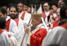 El papa será hospitalizado este martes a mediodía para ser operado de nódulo en el pulmón León XIV