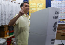 Lula y Flávio Bolsonaro disputarán la Presidencia de Brasil en segunda vuelta