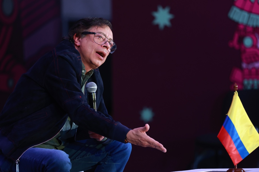 Gustavo Petro participa en la inauguración de la Feria Internacional del Libro del Zócalo en México Gustavo Petro