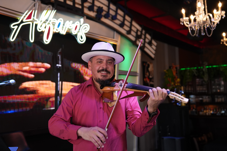 El violinista Enrique Cedeño