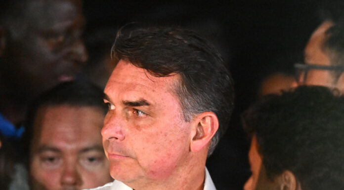 El futuro judicial de Flávio Bolsonaro se nubla tras su derrota en las elecciones