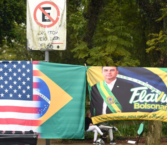 Los diez momentos del último debate presidencial entre Lula y Flávio Bolsonaro