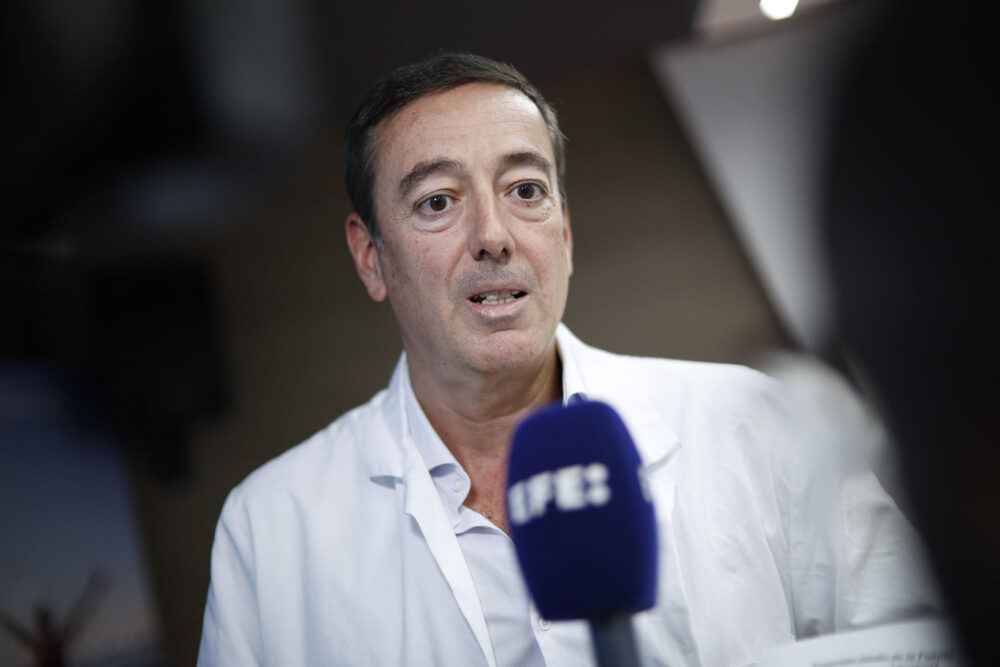 MADRID, 01/10/2026.- Adolfo de la Fuente, jefe del Servicio de Hematolog&iacute;a y Hemoterapia de MD Anderson Cancer Center Madrid - Hospiten, durante el congreso sobre Leucemia que se celebra este jueves en la sede del MD Anderson Madrid - Hospiten. EFE/David Fern&aacute;ndez
