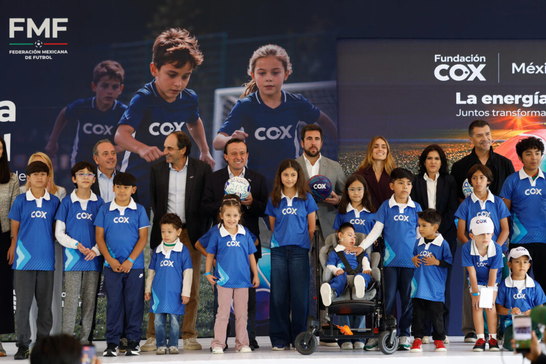 Grupo Cox lanza en México su fundación con un programa para rehabilitar canchas de fútbol