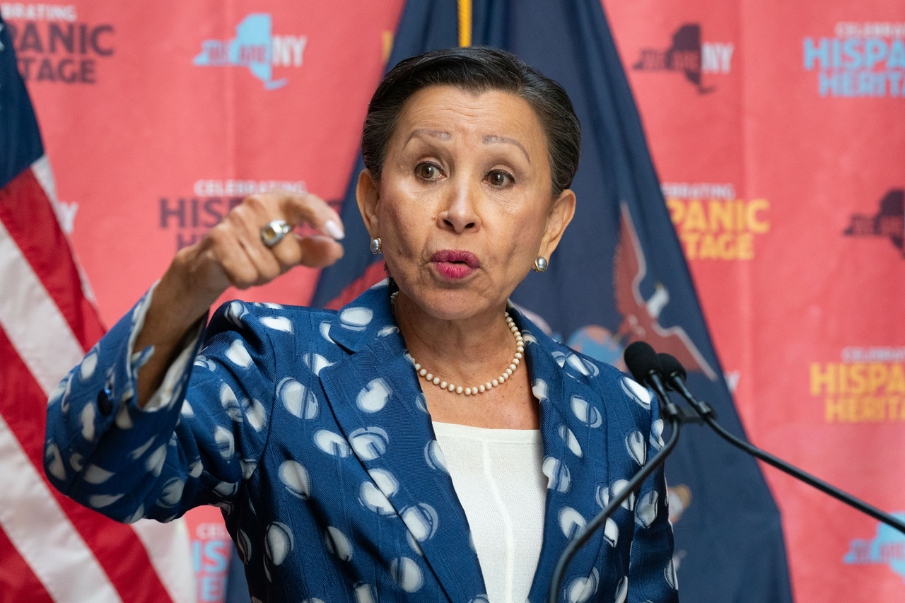 La congresista Nydia Velázquez reflexiona sobre los avances en la representación política latinay la importancia de abrir caminos para las nuevas generaciones.