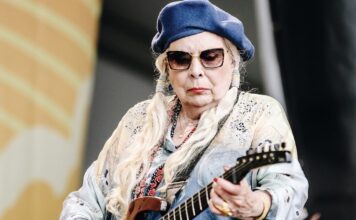 Joni Mitchell se convierte en ciudadana de EE.UU. tras más de seis décadas en el país Joni Mitchell