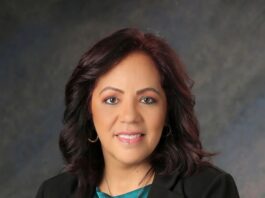 Detienen a una alcaldesa de Florida por hurto mayor y fraude organizado La alcaldesa de Kissimmee, Jackie Espinosa