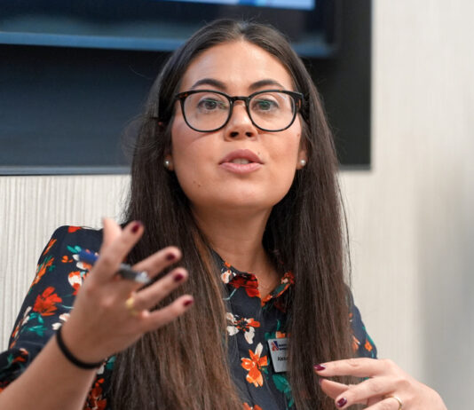 Casi 26.000 niños migrantes no acompañados afrontan "crisis" legal en EEUU, alerta ONG La directora del Programa Legal de Menores de Edad en AI Justice, Alexandra Manrique Alfonso