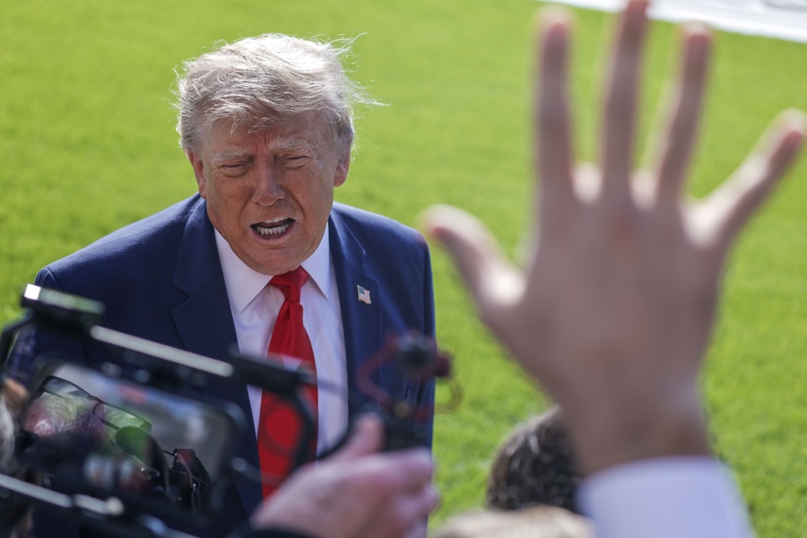 US President Trump departs White House for Florida campaign rally Trump