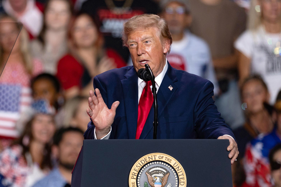Trump pide a los texanos votar como si él estuviera en la papeleta y promete 5.000 dólares Trump