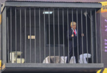 Una instalación en Teherán convierte a un encarcelado Trump en un espectáculo callejero Una instalación en Teherán convierte a un encarcelado Trump en un espectáculo callejero
