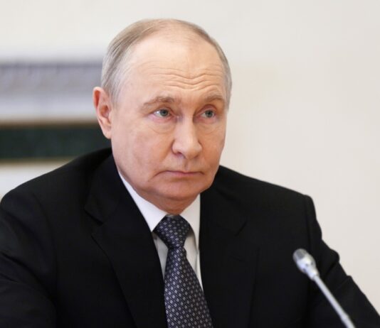 Rusia enviará el jueves el primer petrolero con diésel rumbo a Estados Unidos Russian President Vladimir Putin meets US Special Envoy Steve Witkoff in St. Petersburg