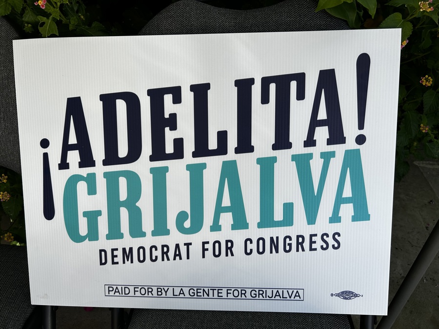 cartel electoral de la congresista dem&oacute;crata estadounidense Adelita Grijalva