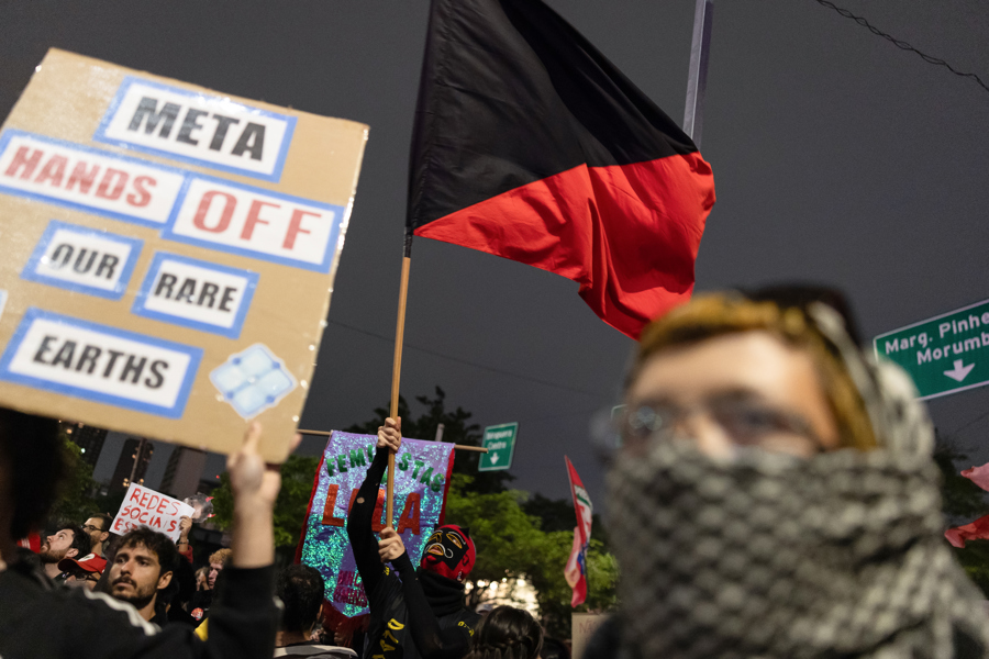 Simpatizantes de Lula protestan contra Meta para denunciar su "injerencia electoral"