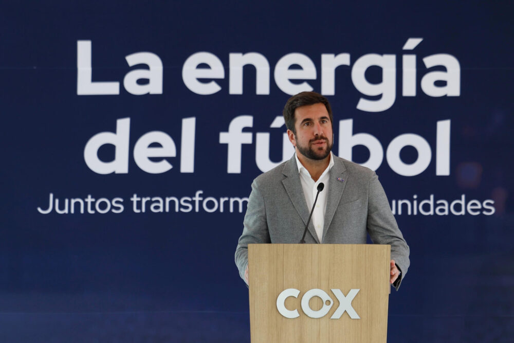 El presidente ejecutivo del Grupo Cox, Enrique Riquelme, habla durante la presentaci&oacute;n de la Fundaci&oacute;n Cox este jueves, en Ciudad de M&eacute;xico (M&eacute;xico). EFE/ S&aacute;shenka Guti&eacute;rrez