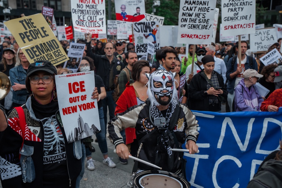 People rally against ICE after New York City shooting protesta